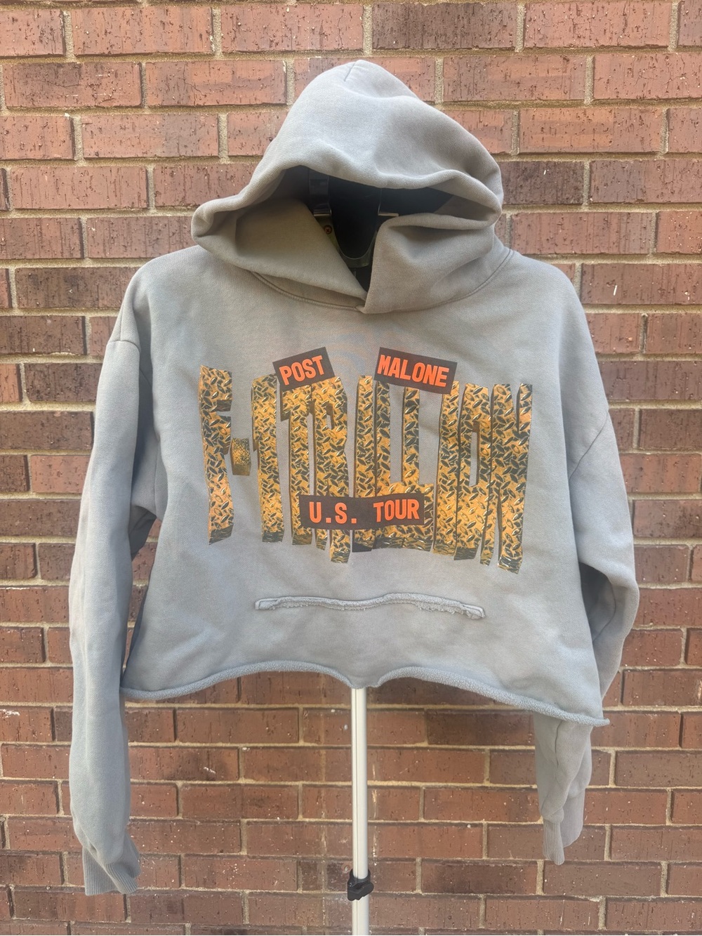 Post Malone F-1 Trillion U.S. Tour 2024 Cropped Hoodie Sweatshirt Gray Size L